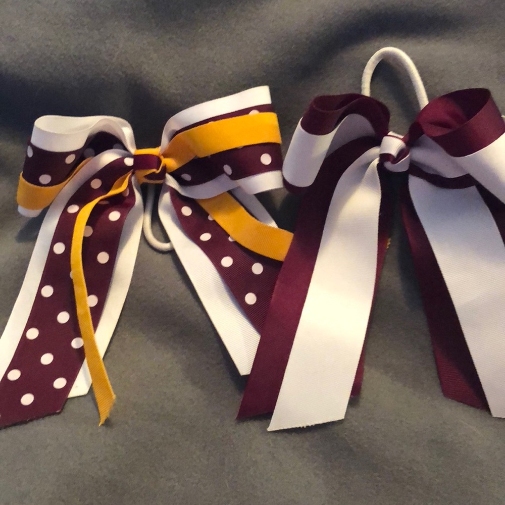 Set of two cheer bows